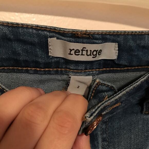 Refuge High Rise Denim Cuffed Shorts - Picture 3 of 4